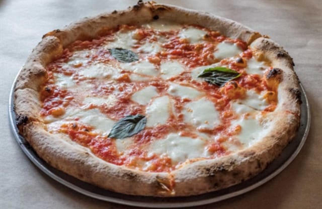 Margherita Pizza.